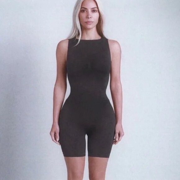 Skims Recycled Nylon Contour Lounge Onesie ONYX  NWOT SIZE SMALL  RARE - Picture 1 of 7